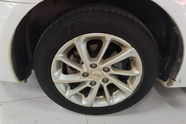 Used Geely Auto Emgrand 2021 UP 1.5L CVT Luxury Model Left Front Wheel Hub