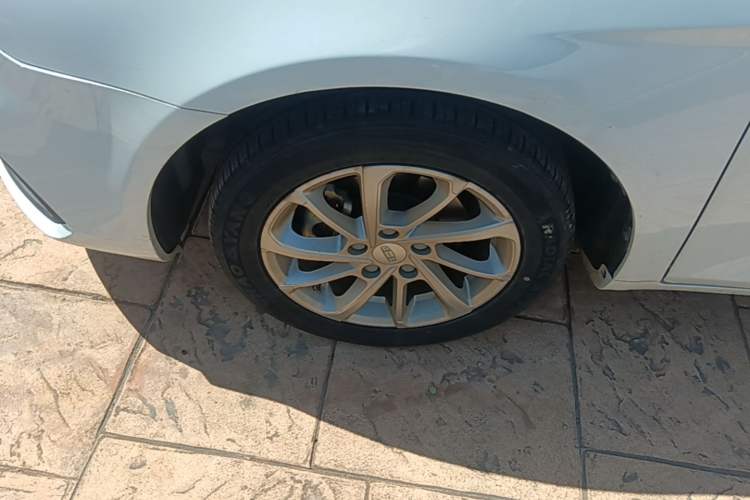 Used Geely Auto Emgrand 2021 UP 1.5L CVT Luxury Model Left Front Wheel Hub