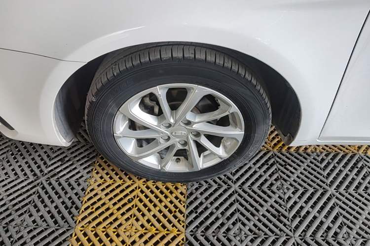 Used Geely Auto Emgrand 2021 UP 1.5L CVT Luxury Model Left Front Wheel Hub