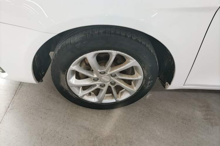 Used Geely Auto Emgrand 2021 UP 1.5L CVT Luxury Model Left Front Wheel Hub