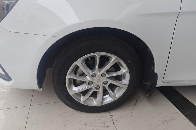 Used Geely Auto Emgrand 2021 UP 1.5L CVT Luxury Model Left Front Wheel Hub