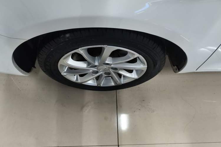 Used Geely Auto Emgrand 2021 UP 1.5L CVT Luxury Model Left Front Wheel Hub