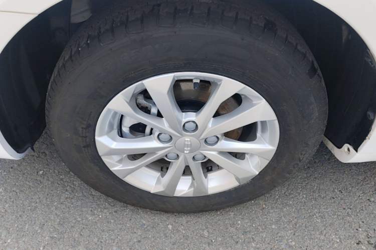 Used Geely Auto Emgrand 2021 UP 1.5L CVT Comfort Model Left Front Wheel Hub