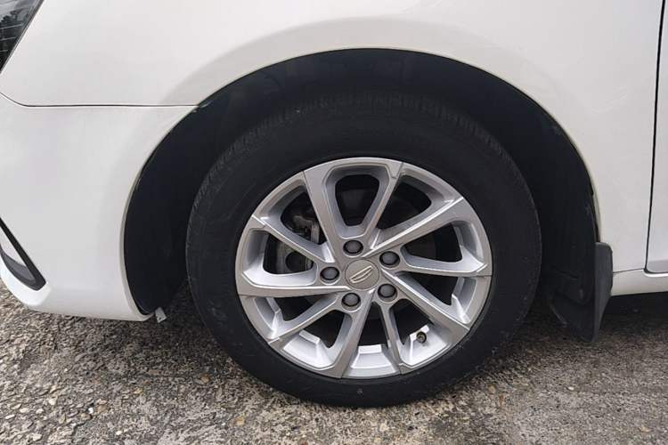 Used Geely Auto Emgrand 2021 UP 1.5L CVT Luxury Model Left Front Wheel Hub