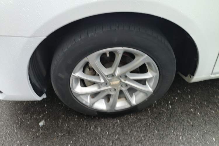 Used Geely Auto Emgrand 2021 UP 1.5L CVT Luxury Model Left Front Wheel Hub