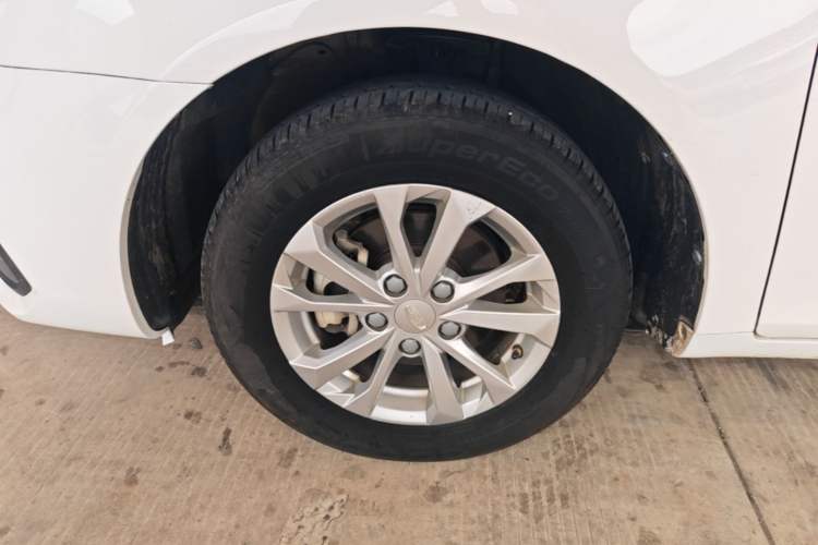Used Geely Auto Emgrand 2021 UP 1.5L Manual Comfort Model Left Front Wheel Hub