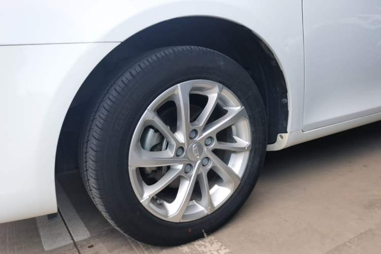 Used Geely Auto Emgrand 2021 UP 1.5L CVT Luxury Model Left Front Wheel Hub