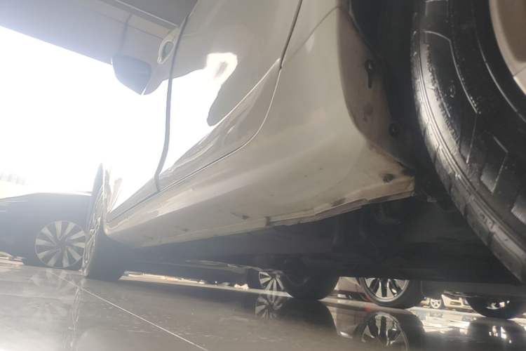 Used Geely Auto Emgrand 2021 UP 1.5L CVT Luxury Model Left Side Sill
