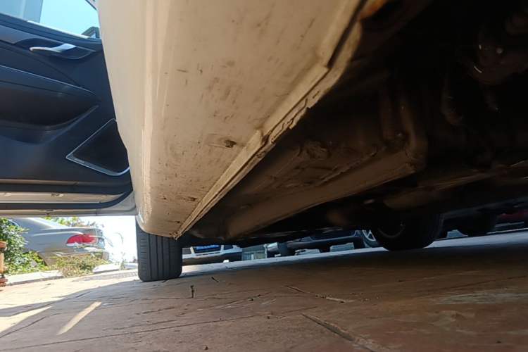 Used Geely Auto Emgrand 2021 UP 1.5L CVT Luxury Model Left Side Sill