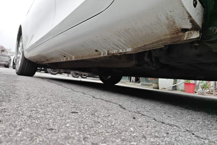 Used Geely Auto Emgrand 2021 UP 1.5L CVT Luxury Model Left Side Sill