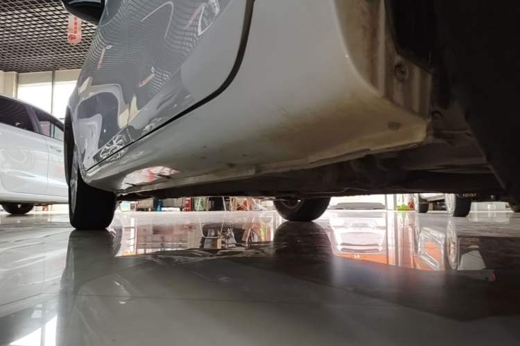 Used Geely Auto Emgrand 2021 UP 1.5L Manual Comfort Model Left Side Sill