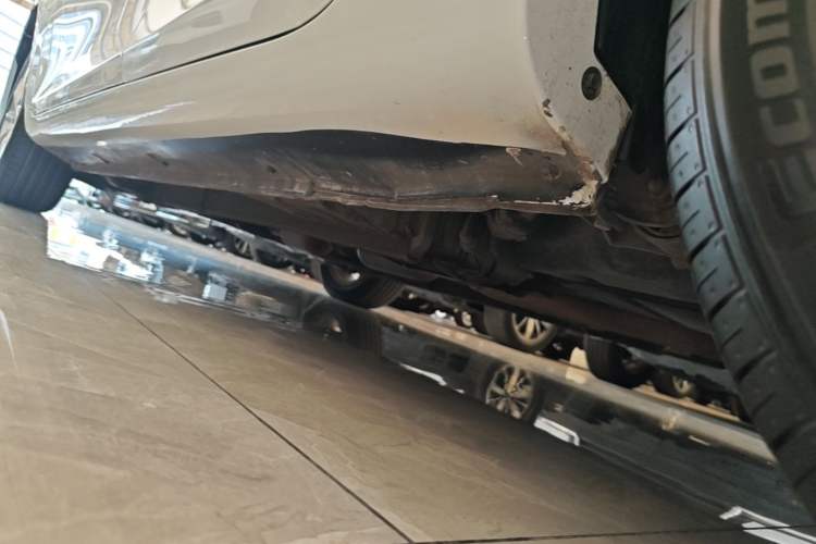 Used Geely Auto Emgrand 2021 UP 1.5L CVT Luxury Model Left Side Sill