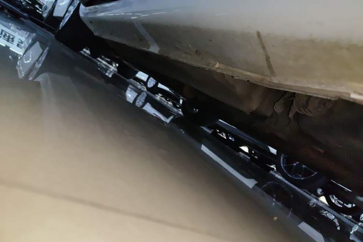 Used Geely Auto Emgrand 2021 UP 1.5L CVT Luxury Model Left Side Sill