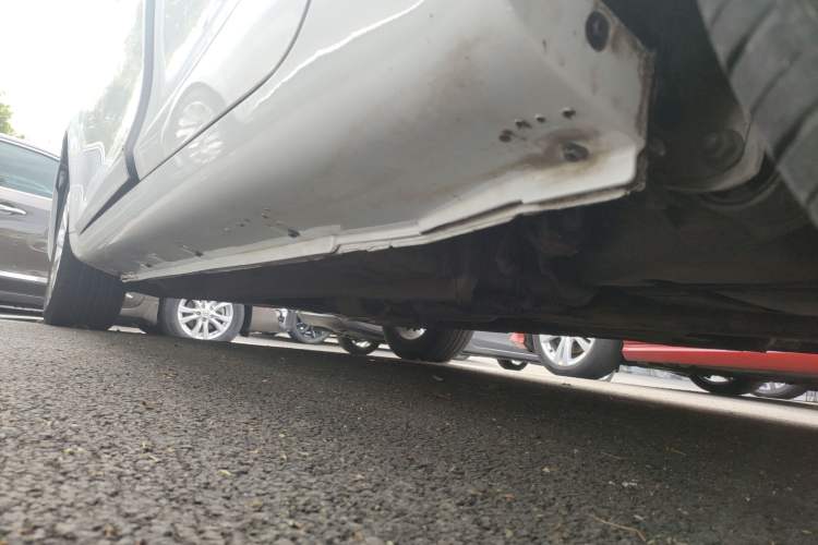 Used Geely Auto Emgrand 2021 UP 1.5L CVT Luxury Model Left Side Sill