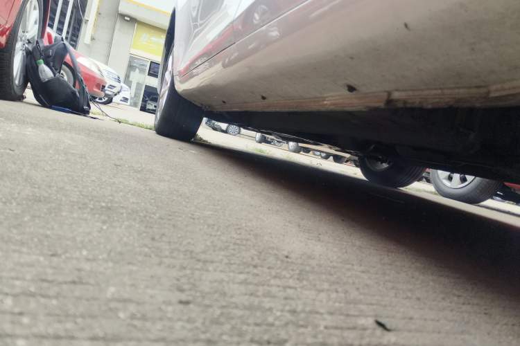 Used Geely Auto Emgrand 2021 UP 1.5L CVT Luxury Model Left Side Sill