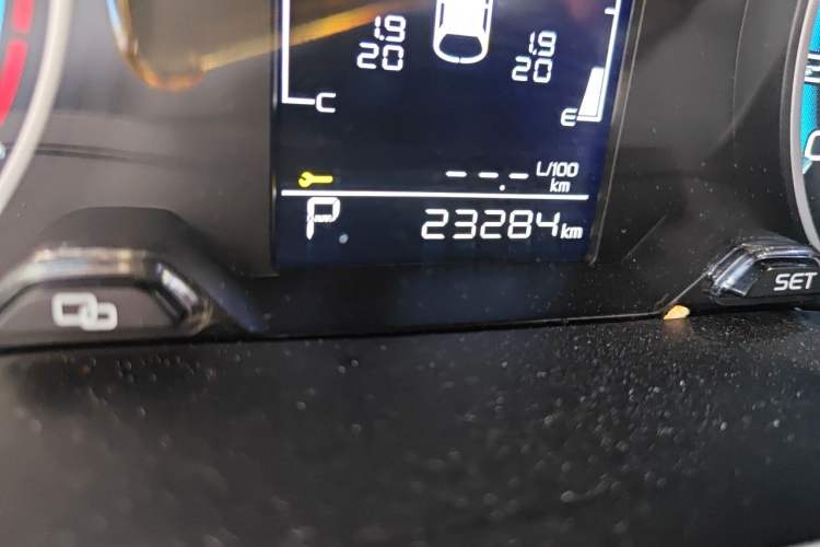 Used Geely Auto Emgrand 2021 UP 1.5L CVT Luxury Model Odometer Close Up