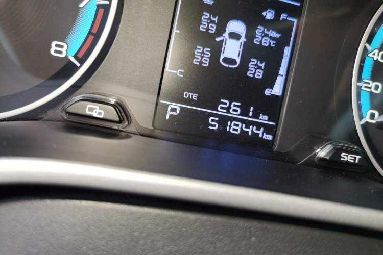 Used Geely Auto Emgrand 2021 UP 1.5L CVT Comfort Model Odometer Close Up