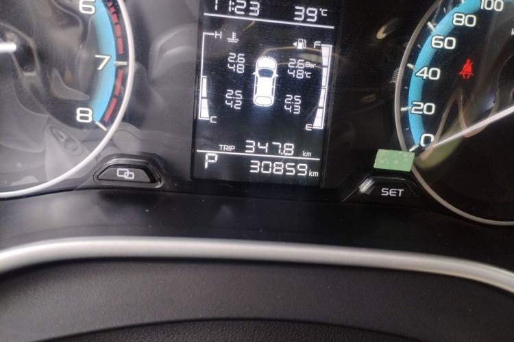 Used Geely Auto Emgrand 2021 UP 1.5L CVT Luxury Model Odometer Close Up