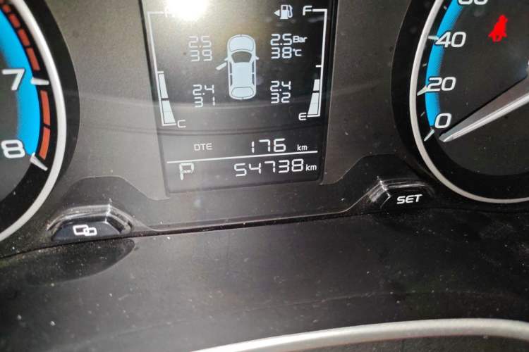 Used Geely Auto Emgrand 2021 UP 1.5L CVT Luxury Model Odometer Close Up