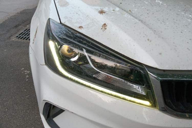 Used Geely Auto Emgrand 2021 UP 1.5L CVT Luxury Model Right Front Headlight
