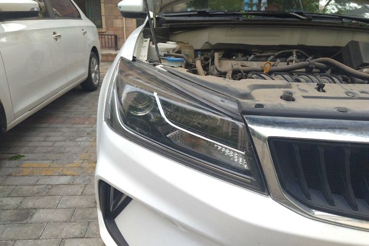 Used Geely Auto Emgrand 2021 UP 1.5L CVT Comfort Model Right Front Headlight