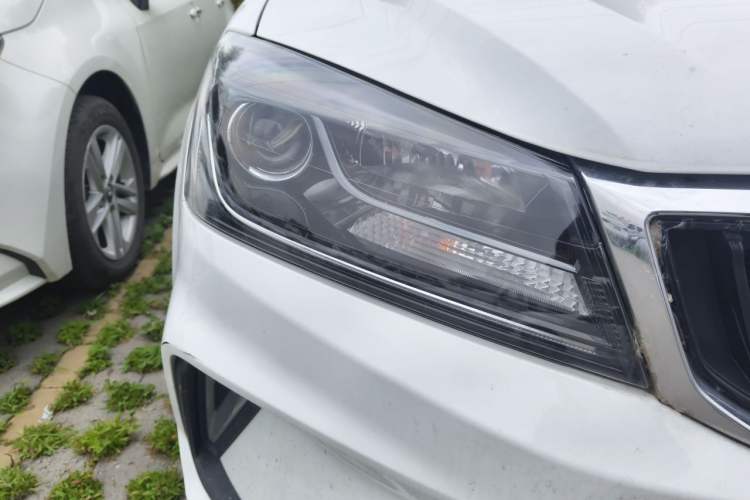 Used Geely Auto Emgrand 2021 UP 1.5L Manual Comfort Model Right Front Headlight