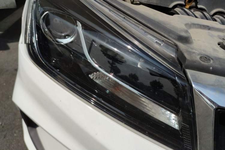 Used Geely Auto Emgrand 2021 UP 1.5L Manual Luxury Model Right Front Headlight