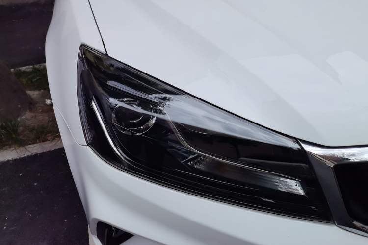 Used Geely Auto Emgrand 2021 UP 1.5L CVT Luxury Model Right Front Headlight