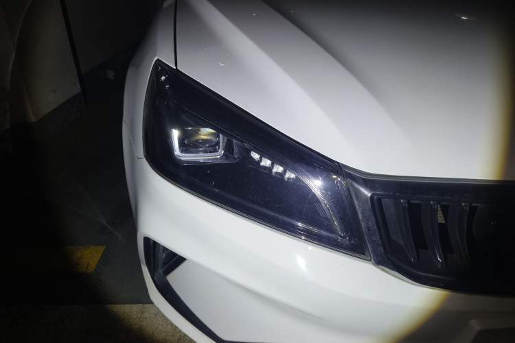 Used Geely Auto Emgrand 2021 UP 1.5L CVT Advanced Edition Right Front Headlight