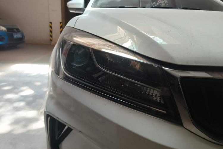 Used Geely Auto Emgrand 2021 UP 1.5L CVT Luxury Model Right Front Headlight