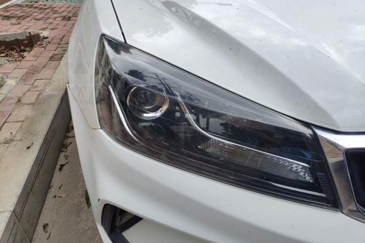 Used Geely Auto Emgrand 2021 UP 1.5L CVT Comfort Model Right Front Headlight