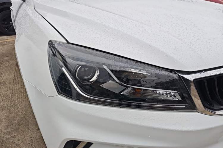 Used Geely Auto Emgrand 2021 UP 1.5L CVT Luxury Model Right Front Headlight