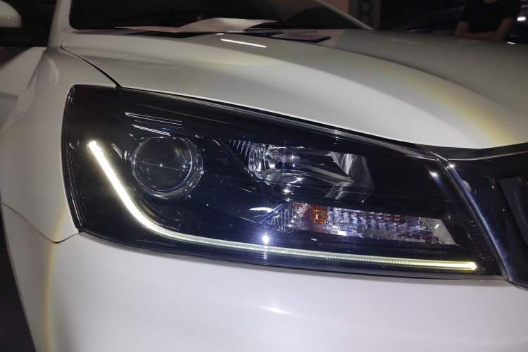 Used Geely Auto Emgrand 2021 UP 1.5L CVT Luxury Model Right Front Headlight