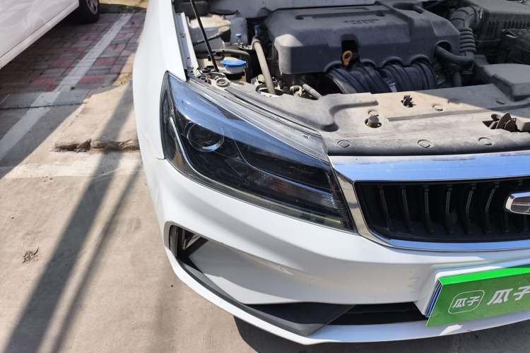 Used Geely Auto Emgrand 2021 UP 1.5L Manual Luxury Model Right Front Headlight