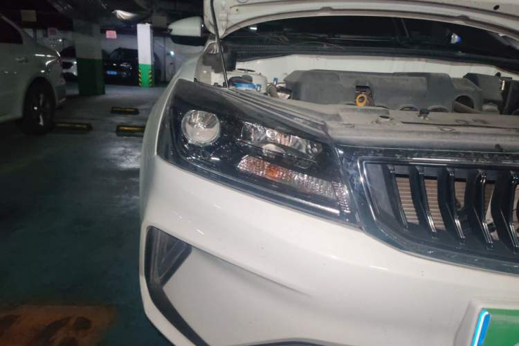 Used Geely Auto Emgrand 2021 UP 1.5L CVT Luxury Model Right Front Headlight