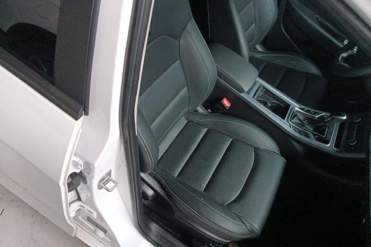 Used Geely Auto Emgrand 2021 UP 1.5L CVT Luxury Model Right Front Seat
