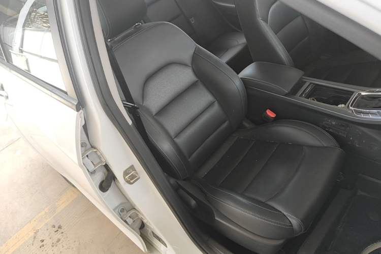 Used Geely Auto Emgrand 2021 UP 1.5L CVT Luxury Model Right Front Seat