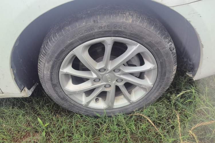 Used Geely Auto Emgrand 2021 UP 1.5L CVT Luxury Model Right Front Wheel Hub