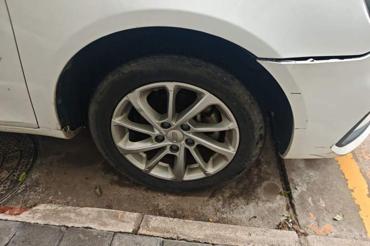 Used Geely Auto Emgrand 2021 UP 1.5L Manual Luxury Model Right Front Wheel Hub