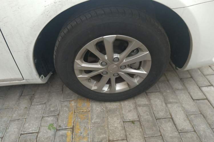 Used Geely Auto Emgrand 2021 UP 1.5L CVT Comfort Model Right Front Wheel Hub