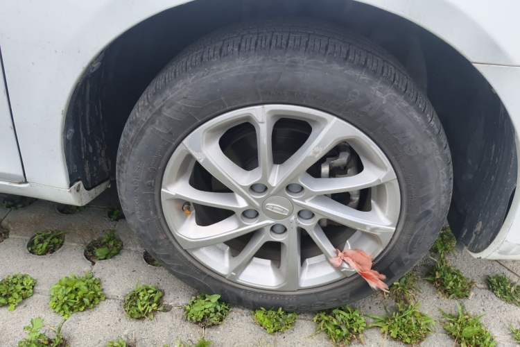 Used Geely Auto Emgrand 2021 UP 1.5L Manual Comfort Model Right Front Wheel Hub