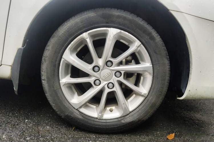 Used Geely Auto Emgrand 2021 UP 1.5L CVT Advanced Edition Right Front Wheel Hub