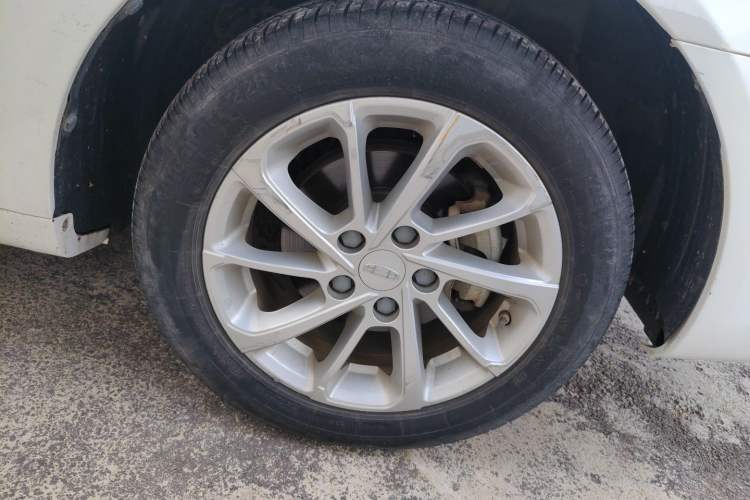 Used Geely Auto Emgrand 2021 UP 1.5L CVT Luxury Model Right Front Wheel Hub