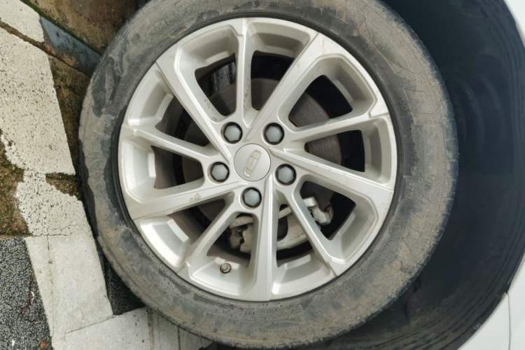 Used Geely Auto Emgrand 2021 UP 1.5L Manual Luxury Model Right Front Wheel Hub
