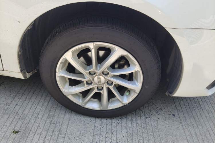 Used Geely Auto Emgrand 2021 UP 1.5L Manual Luxury Model Right Front Wheel Hub