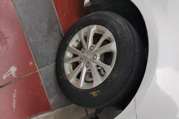 Used Geely Auto Emgrand 2021 UP 1.5L CVT Comfort Model Right Front Wheel Hub