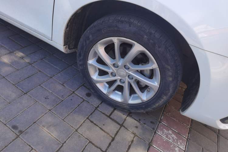Used Geely Auto Emgrand 2021 UP 1.5L CVT Luxury Model Right Front Wheel Hub