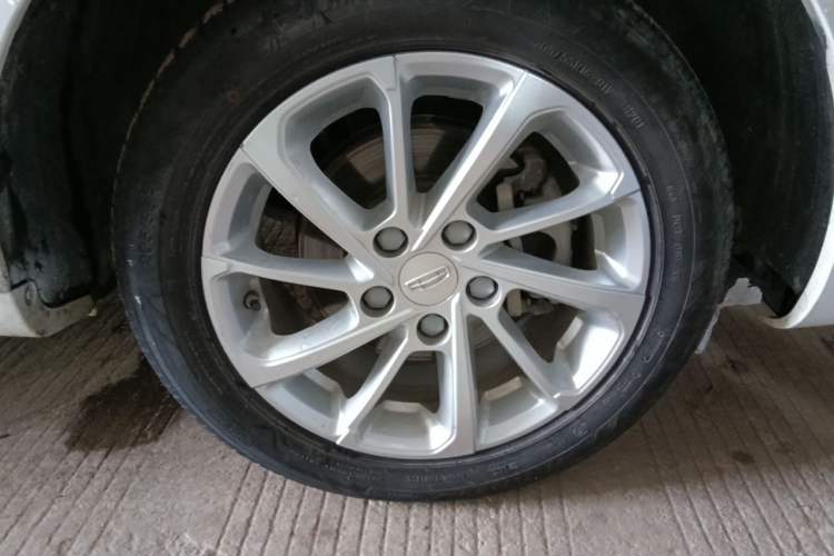 Used Geely Auto Emgrand 2021 UP 1.5L CVT Advanced Edition Right Front Wheel Hub