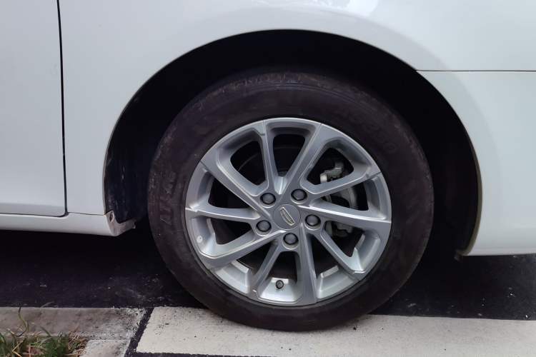 Used Geely Auto Emgrand 2021 UP 1.5L CVT Luxury Model Right Front Wheel Hub