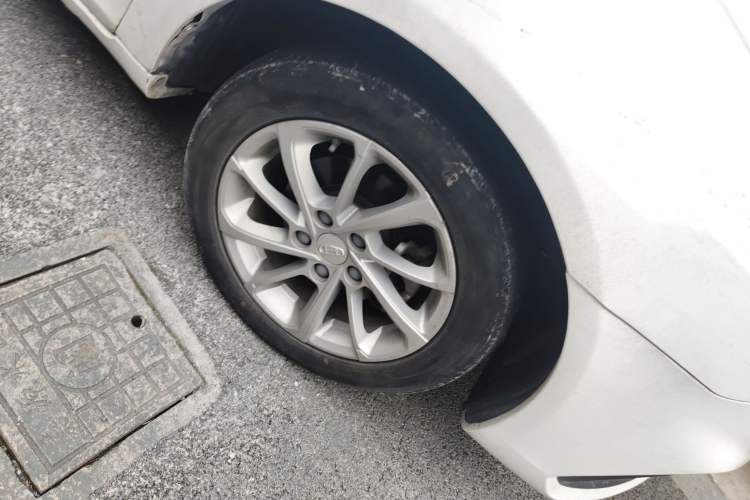 Used Geely Auto Emgrand 2021 UP 1.5L CVT Luxury Model Right Front Wheel Hub